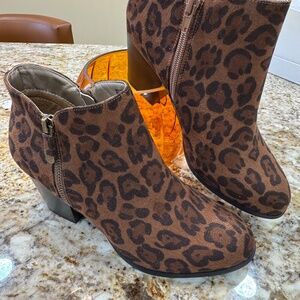 LOOK!!!  Style & Co. Leopard faux suede ankle boots Excellent UNUSED condition!!